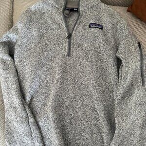 Patagonia pull over sweatshirt